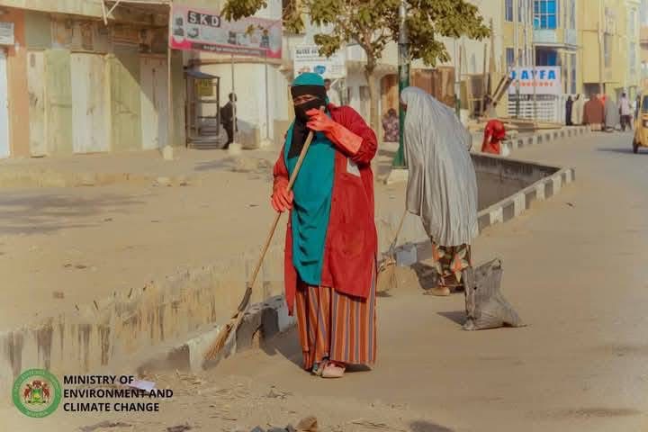 FACILITATED PAYMENT OF A 9-MONTH SALARY BACKLOG FOR 2,369 STREET SWEEPERS, RESTORING MORALE AND UNINTERRUPTED SANITATION SERVICES