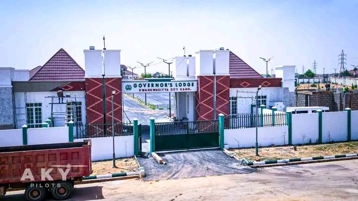 PROVISION OF INFRASTRUCTURES AT THREE MODERN CITIES: KWANKWASIYYA, AMANA AND BANDIRAWA CITY IN KUMBOTSO/DAWAKIN TOFA LGA